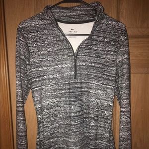 Women’s Nike Pullover